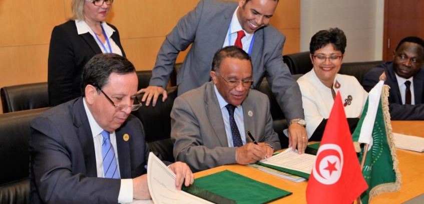 The Department of Economic Affairs and Tunisian Government officials sign the Host Agreement for the African Union Institute for Statistics in Africa (STATAFRIC) to be based in Tunis